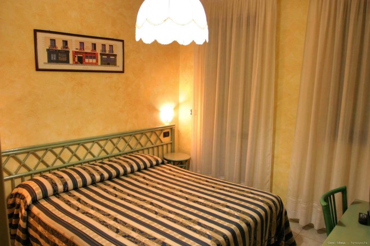 Hotel Blue Rose'S Mesagne Zewnętrze zdjęcie